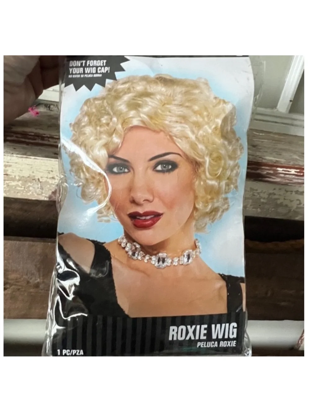 NEW Roxie Blonde Wig